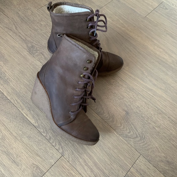 Aldo Genuine Leather Wedge Boots, Size 7 - Picture 11 of 16